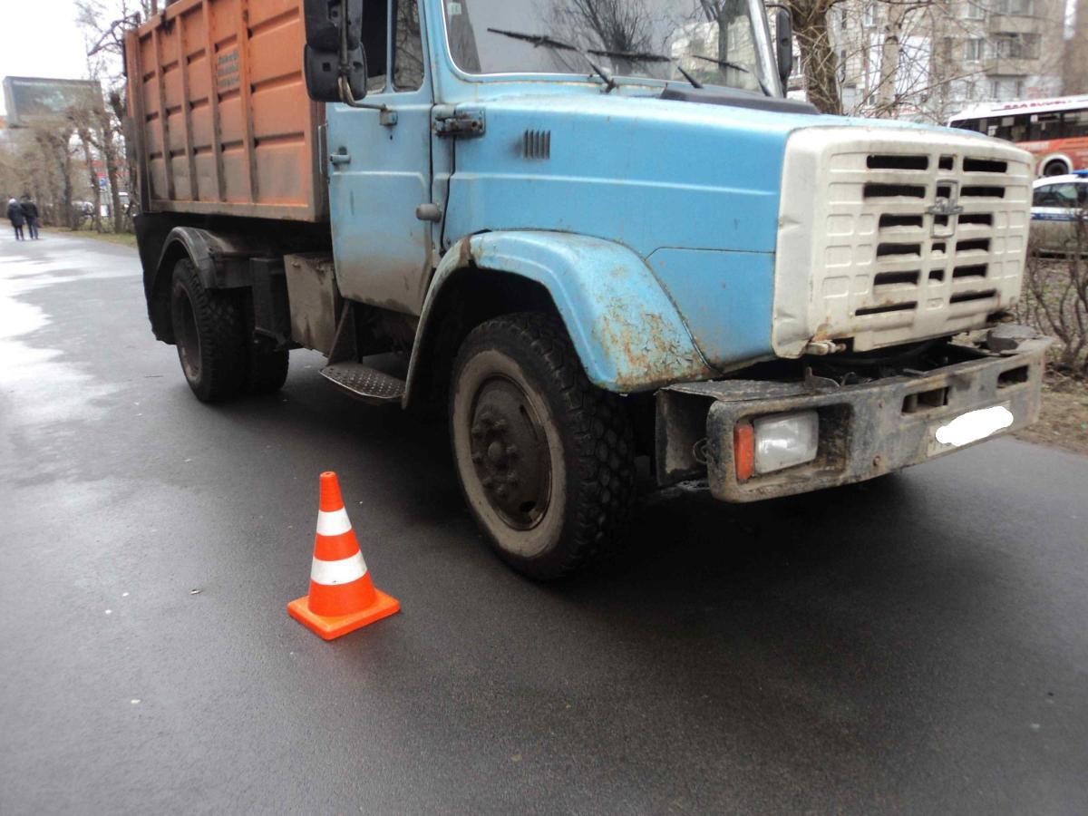 В Архангельске мужчина на ЗИЛе сбил пешехода